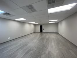 5673851