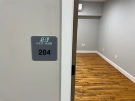 3886643