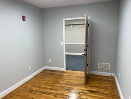 3886642
