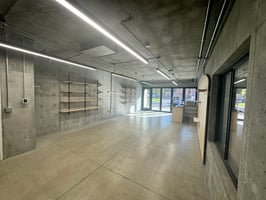 2569767