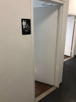 1093867