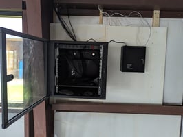 10525142