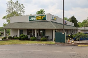 5922702