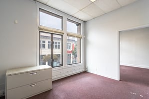 5976903