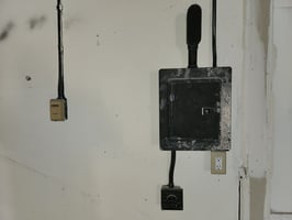 1367275