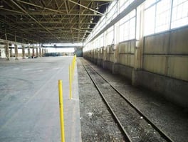 10568573