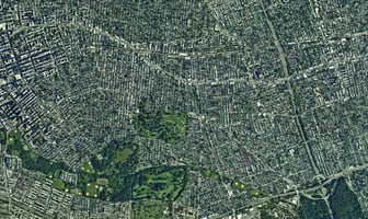 13696121