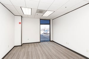6906747