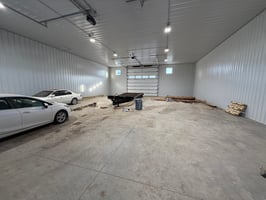 2500933