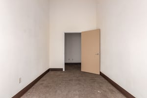 7098095