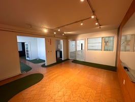 8702542