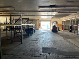 9492472