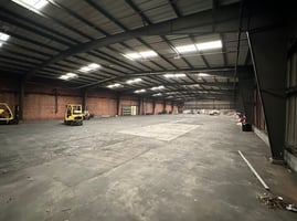 9627400