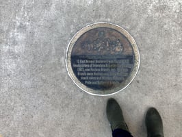3273436