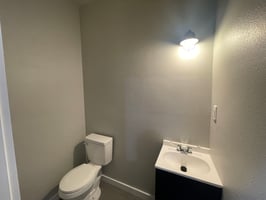 10150105
