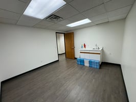 2567478