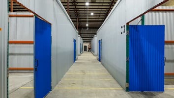 2568640