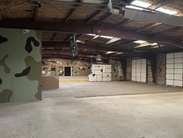 10477899