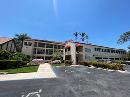 10484749