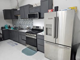 10524945