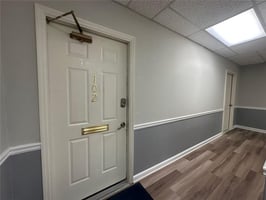 10557869