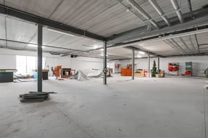 10565900