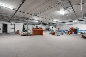 10565899