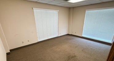 10569316