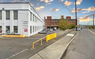 10585487