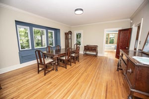 10595275