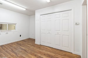 10670916