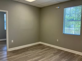 10702544