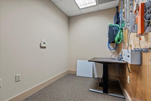 10916686
